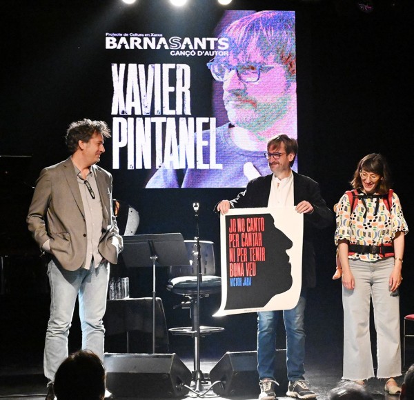  El cantautor y poeta Pablo Guerrero y el periodista y activista cultural Xavier Pintanel, premios Barnasants 2023