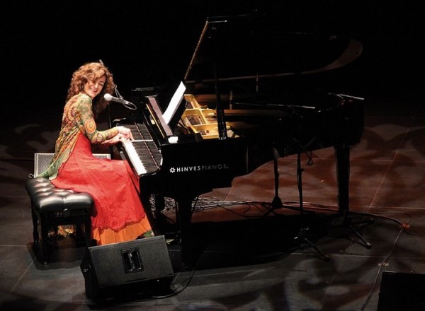 Carmen París se confiesa a solas en ‘París al piano’, en el marco del festival Barnasants