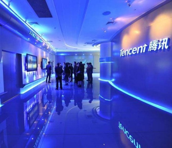 El gigante chino Tencent negocia comprar una parte de Warner Music