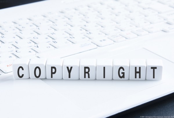 El Parlamento aprueba las nuevas normas sobre derechos de autor en internet