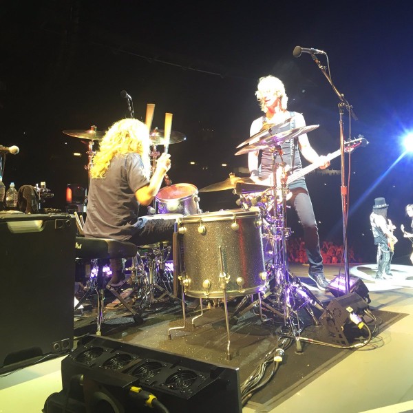 Guns ’N Roses incluye en un concierto a su baterista original Steven Adler Steven Adler.  