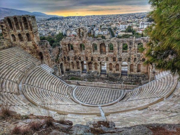 La Fura resucita la ‘Norma’ más nietzscheana en el Odeón de la Acrópolis de Atenas