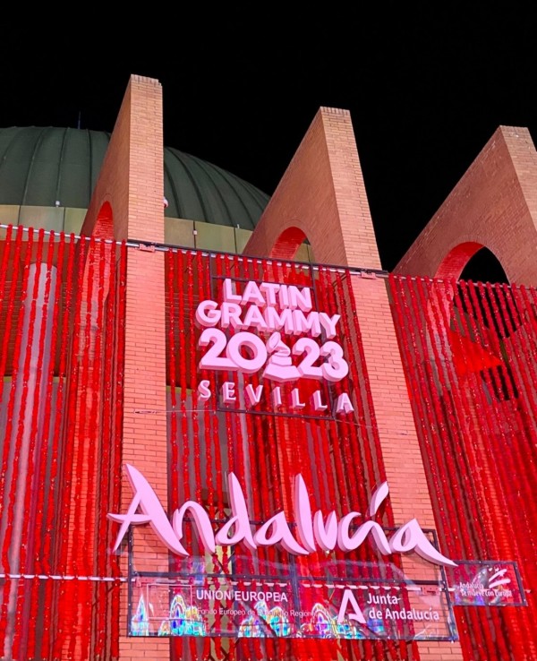 Los Latin Grammy 2023 premian en Sevilla las grabaciones deKarol G, Natalia Lafourcade y Shakira
