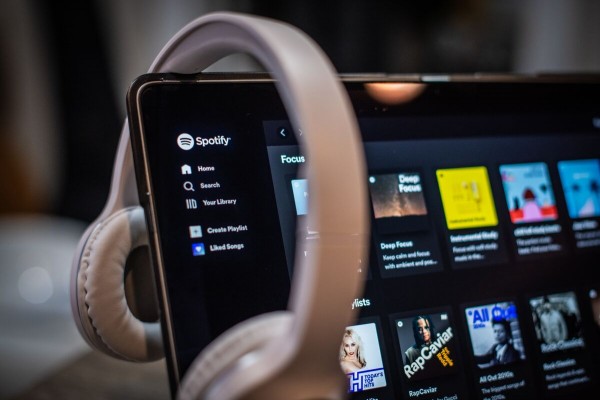 Polémica por las regalías que paga Spotify a los autores