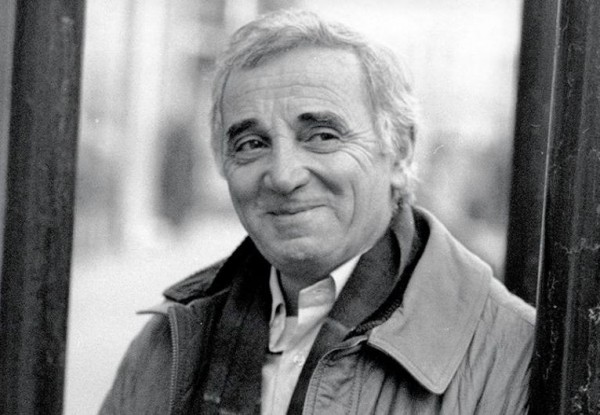 Se va Charles Aznavour a los 94 años y deja huérfana a la 'chanson' del siglo XX