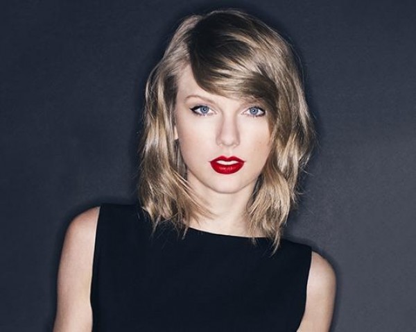 Taylor Swift gana el caso contra un locutor que la manoseó y espera que eso ayude a víctimas de abuso sexual
