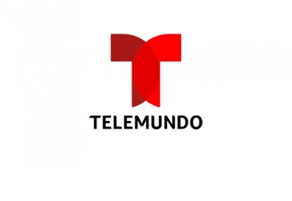 Telemundo prepara su primer noticiero diario en inglés para YouTube