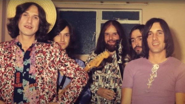 The Kinks trasmitirá el estreno de su obra de teatro 'The Moneygoround: A One Man Show For One Night Only' 